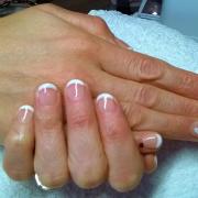 Vernis semi permanent french sur ongles courts